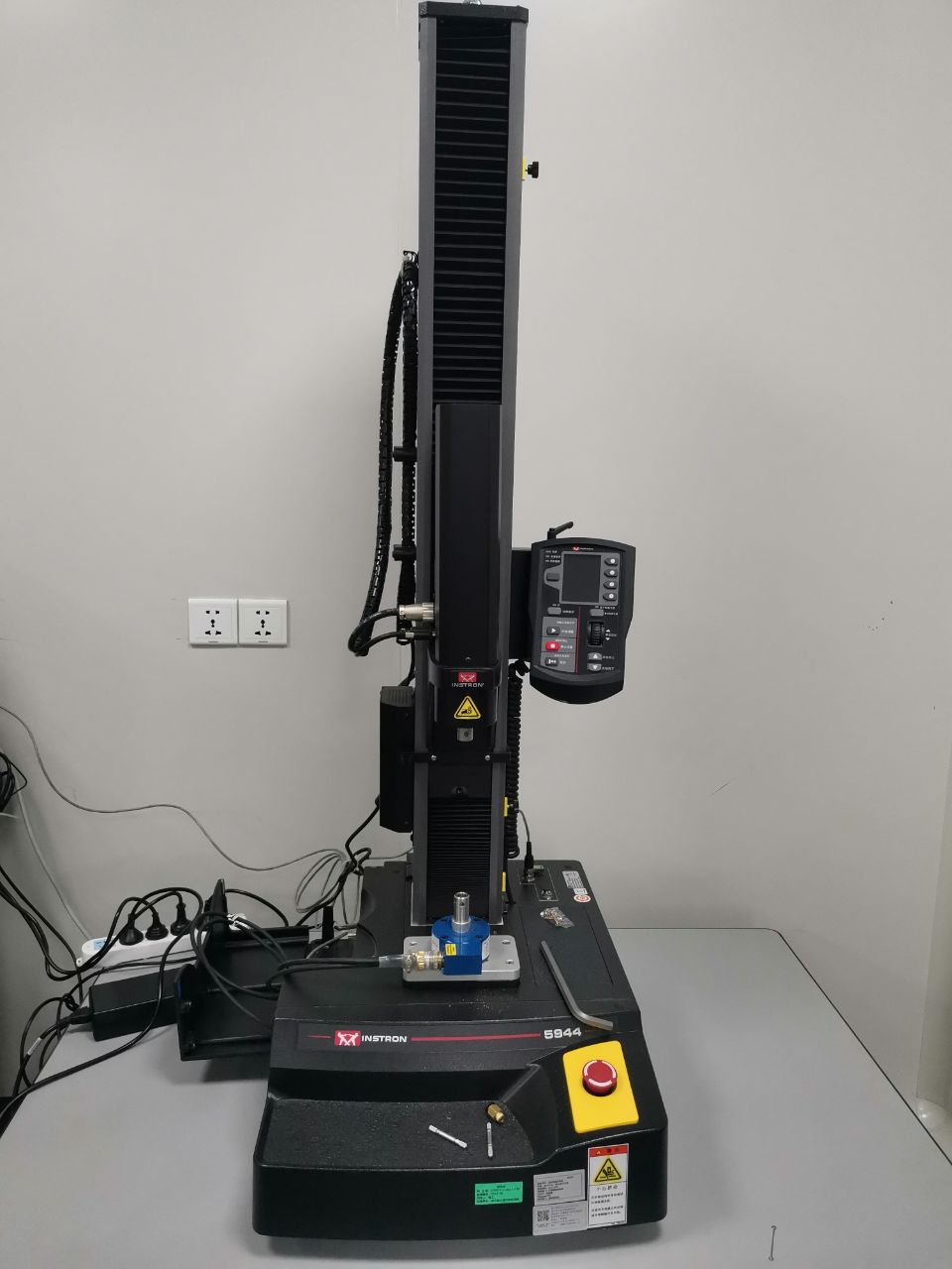 拉扭双轴试验机