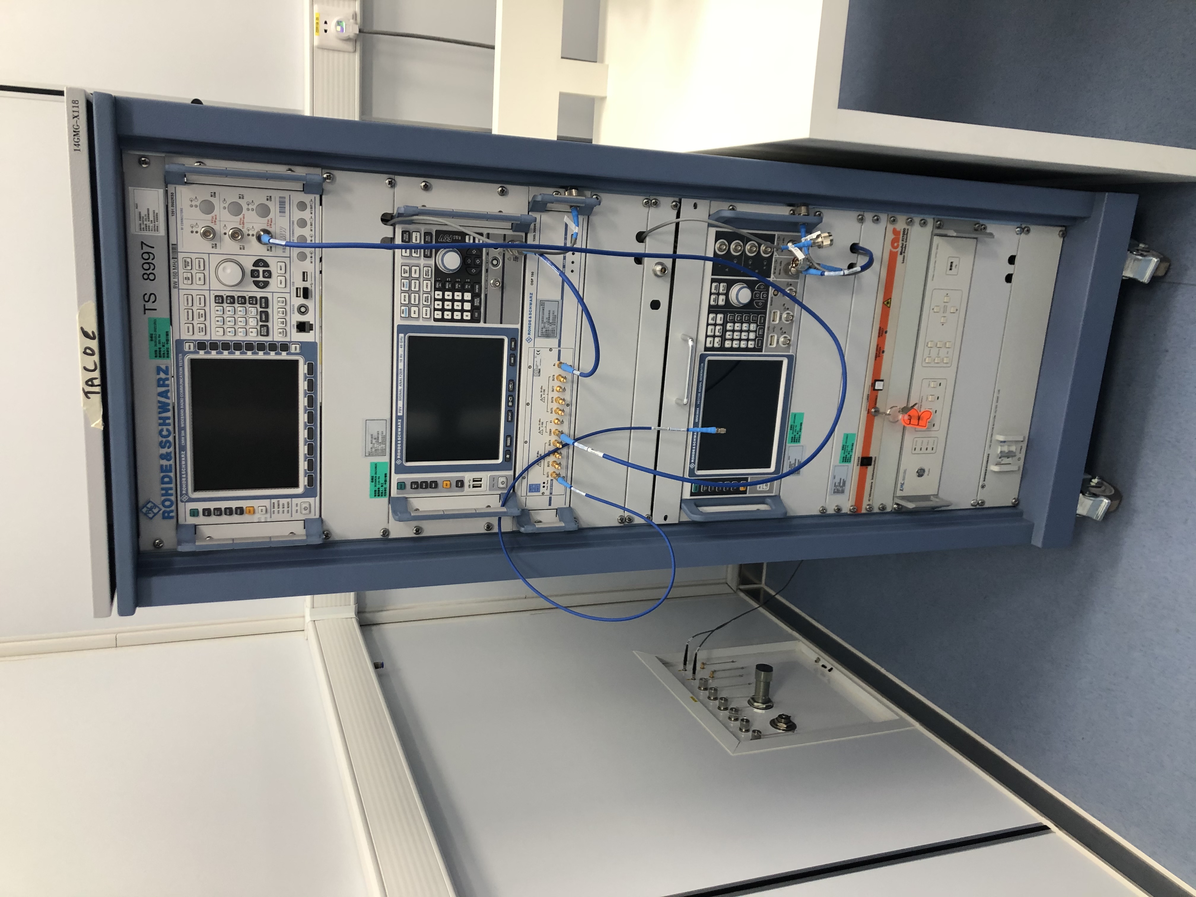 射频电磁场辐射抗扰度测试系统(26MHz-80MHz) 射频电磁场辐射抗扰度测试系统(26MHz-80MHz)