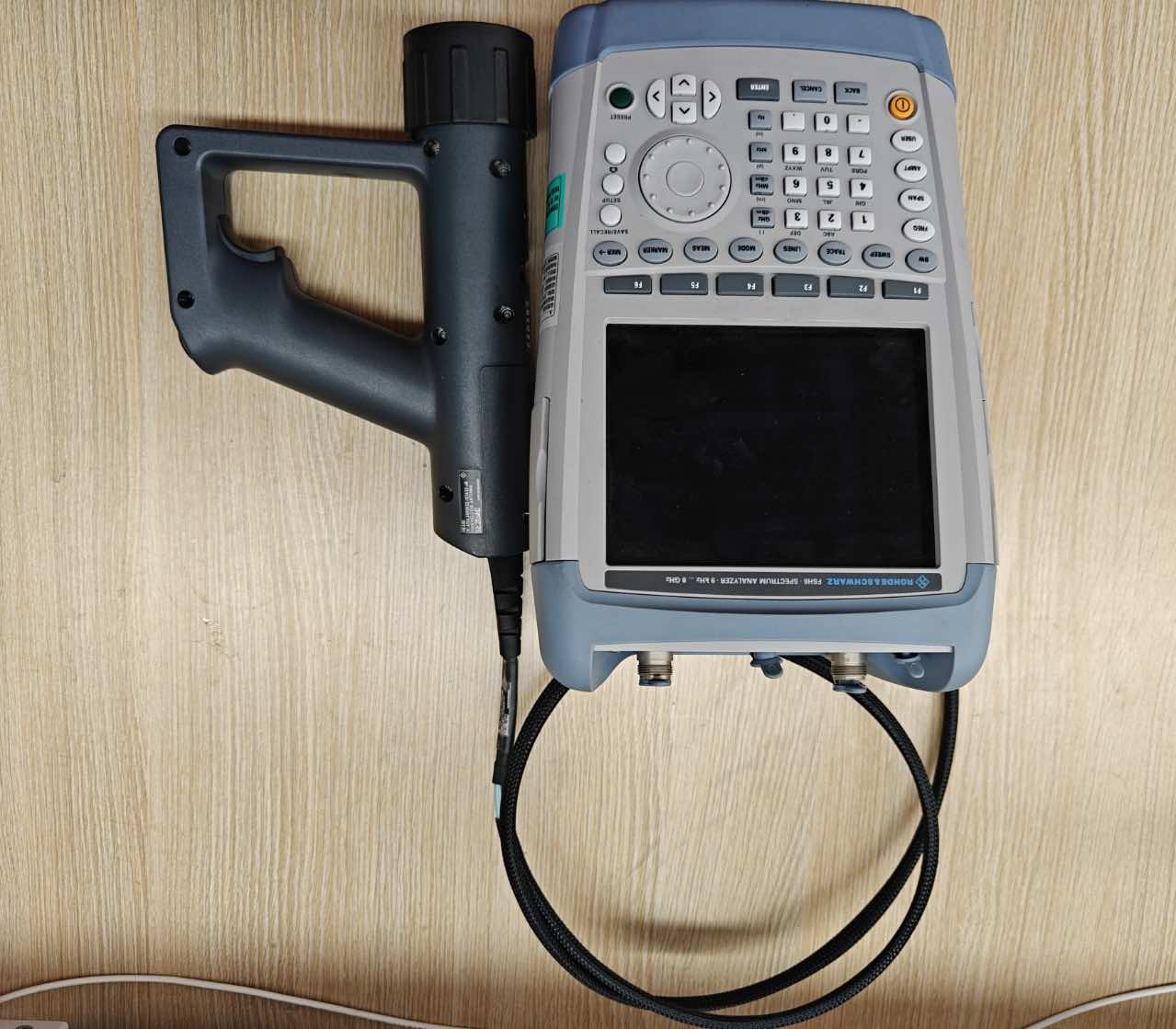 移动手持式频谱分析测试系统 3932-J 移动手持式频谱分析测试系统 3932-J