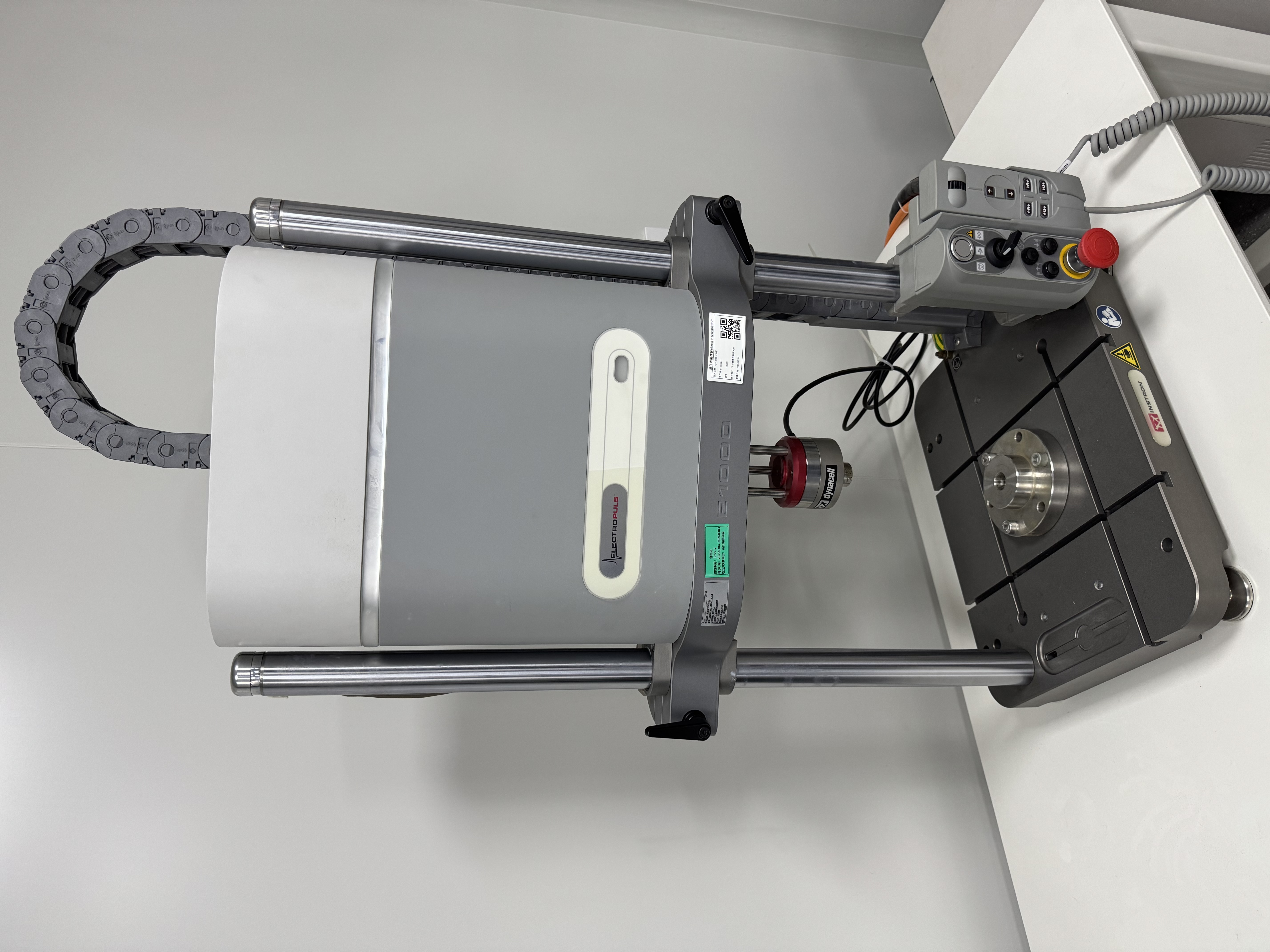 8.电子疲劳试验机  3399-Z